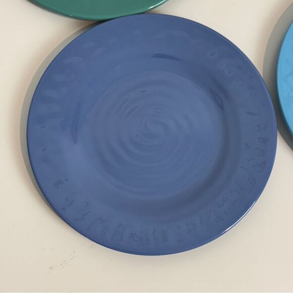 4 Gibson Home Melamine 8.5” Plates Cool Tones - Picture 2 of 7